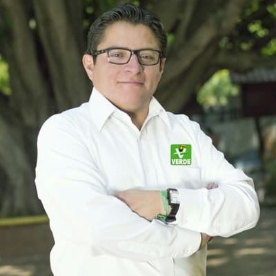 Abogado_Reyes's tweet photo. Mi más sentido pésame a la Familia Martínez Olivares,por el sensible fallecimiento del amigo @felixmtzol,Ex Dirigente del @oaxpartidoverde,abrazo Solidario a su Familia, ante tan difícil perdida. 
D.E.P. https://t.co/quy8T6b84E