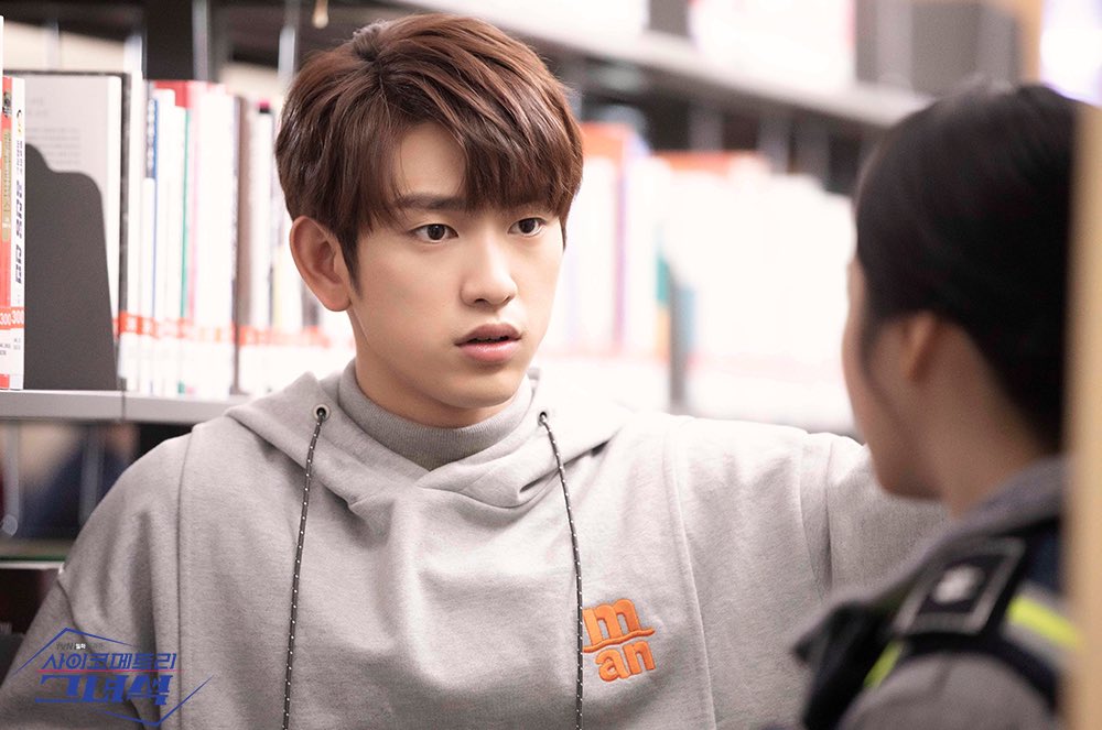 D2zYLB2U8AE2_zU.jpg:orig