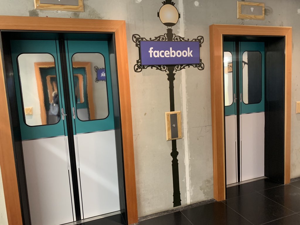 Fanoucart's tweet photo. Échanges sur la communication interne chez Facebook #RSEworkplace
@MadmagzComIn #PetitDejComin
#Facebook #PetitDejComin https://t.co/KWYbZYeXF9