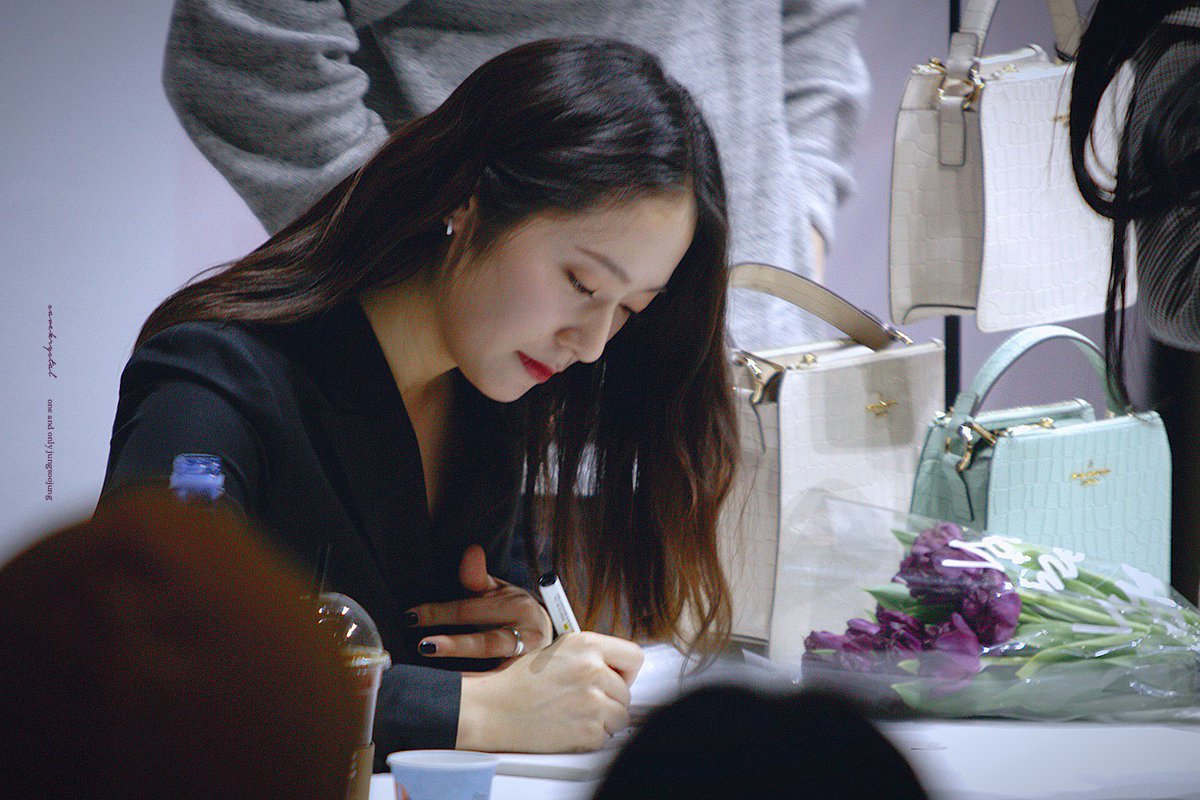 saveKRYSTAL's tweet photo. https://t.co/CwhJPHQw7c
https://t.co/ktNJCTNOJW https://t.co/qo7iWd8XN8