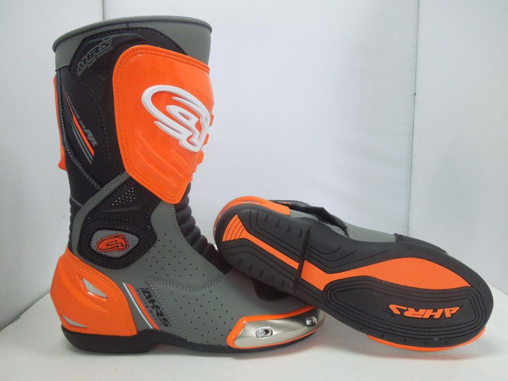 Novitalicious's tweet photo. Bismillah...Ready! Sepatu Road Race New ready Size 40,41,42,43 #AHRSBrands #RacingStuff #JualanBandung #BandungJuara #IndonesiaCallsCarterCenter #PrabowoTheNextLeader #Pemilih02JanganTakutKeTPS #PKIvsPANCASILA https://t.co/2IAMs1zt8X