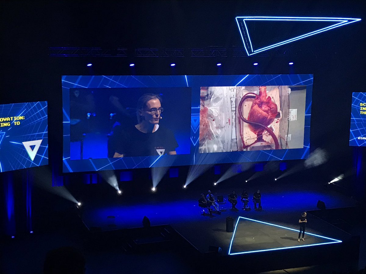 Apparently a heart transplant is easy, “it’s just 4 circles, just stitch it in.” Emily Granger #onecoolwoman #SMACC