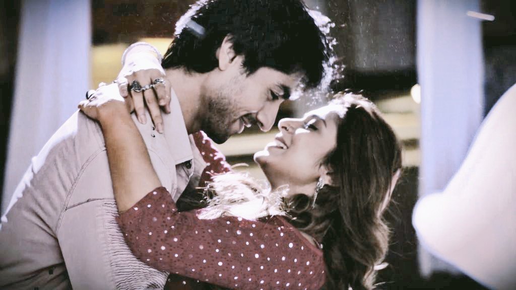 Promise Day 125: Today is a special day because it's my birthday! I remember last year being so happy  #Bepannaah launched on my bday month & eagerly waiting for the episode that night. Missing  #JenShad dearly & this year my only birthday wish is for their comeback 