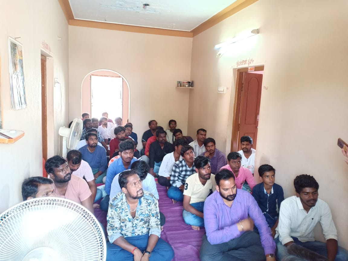 MaaBharath's tweet image. #TeamModi
#ModiDooth
A small meeting held with &apos;Modi Dooths&apos; of Raichur District at Sindhanoor.
These Modi Dooths are playing a vital role in our organisation in order to create awareness about @narendramodi ji to the nook and corner of villages throughout Karnataka.