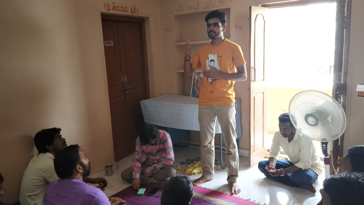MaaBharath's tweet image. #TeamModi
#ModiDooth
A small meeting held with &apos;Modi Dooths&apos; of Raichur District at Sindhanoor.
These Modi Dooths are playing a vital role in our organisation in order to create awareness about @narendramodi ji to the nook and corner of villages throughout Karnataka.