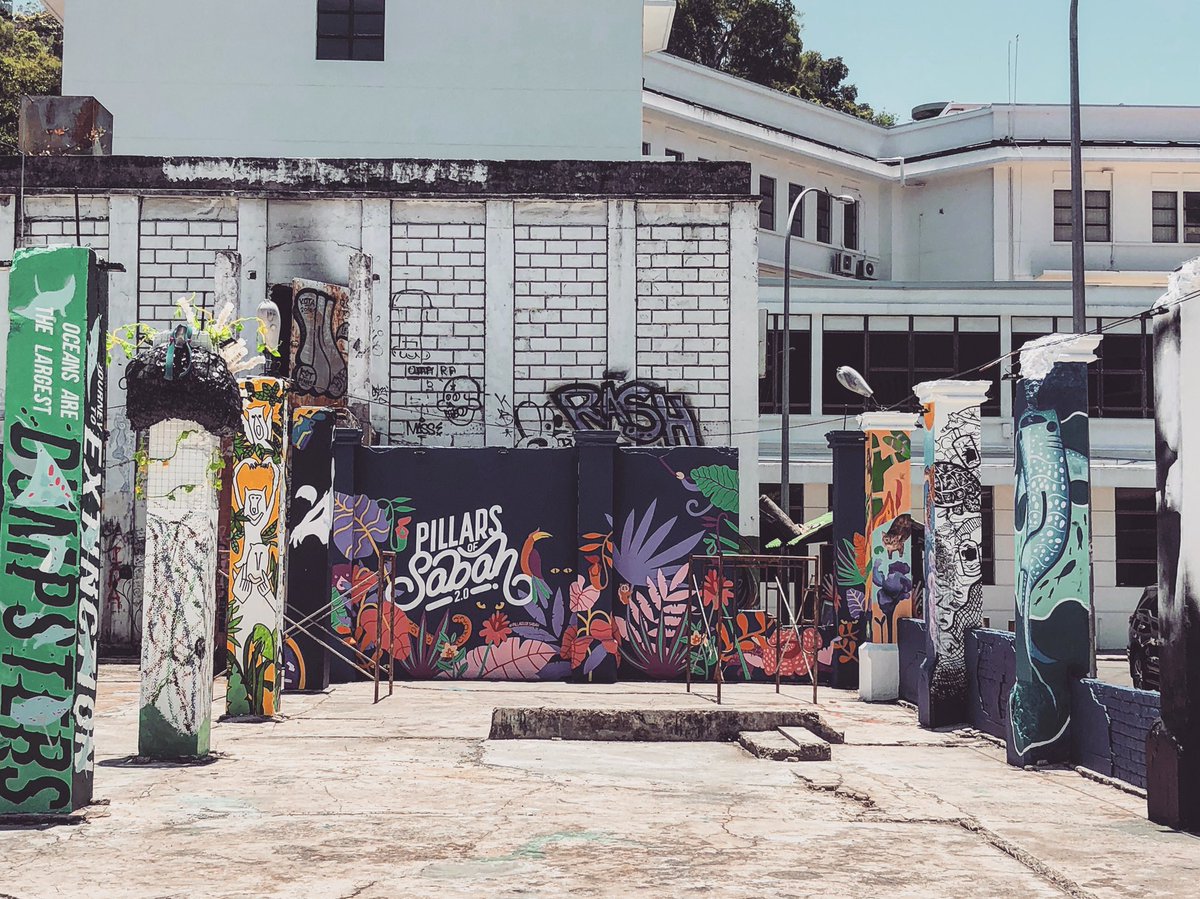 Is it that beautiful? Great work from the team <a href="/pillarsofsabah/">Pillars of Sabah</a>  for their second phase of muralling. Looking forward for the finishing up! #sukasenimy #arts #malaysia #sabah <a href="/sabahtourism/">Sabah Tourism Board</a> <a href="/MyMOTAC/">MyMOTAC</a>