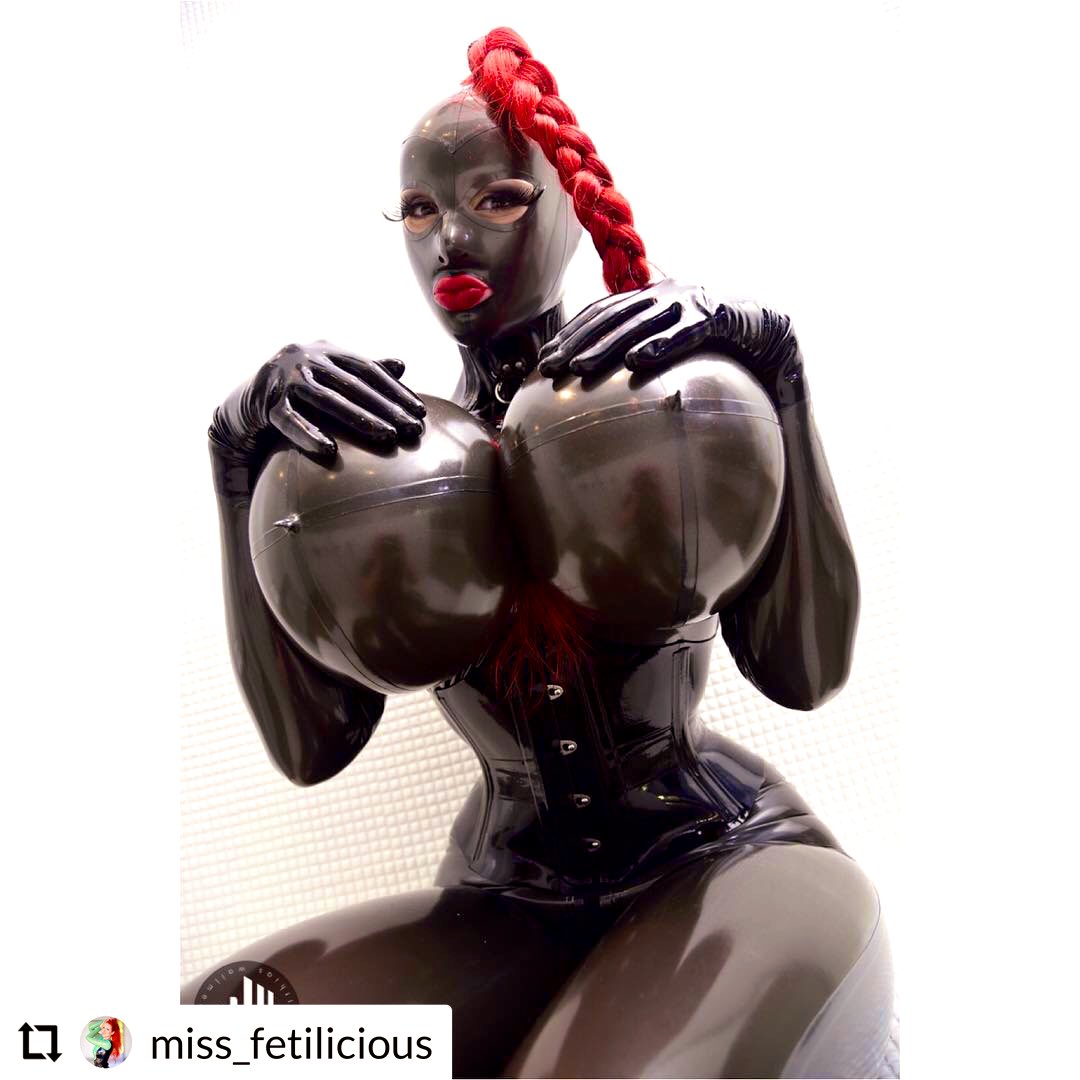 TheRubberdom's tweet photo. Oh my goodness what has #Mistress #Natalie done ✅ to me! #SubbieProblems #hugeboobs #megatitten 🇳🇱 Model : @MFetilicious 🦹♀️👠
#HeavyRubber #Rubberdoll on #FemdomFriday! #NataliaPRO.BDSM
👉🏻 https://t.co/351QbfY5m7?
👉🏻 https://t.co/8DSxOMI4yZ
Pic 🧳 📸 @MatthiasWallme1 https://t.co/J8t9t2NlOF