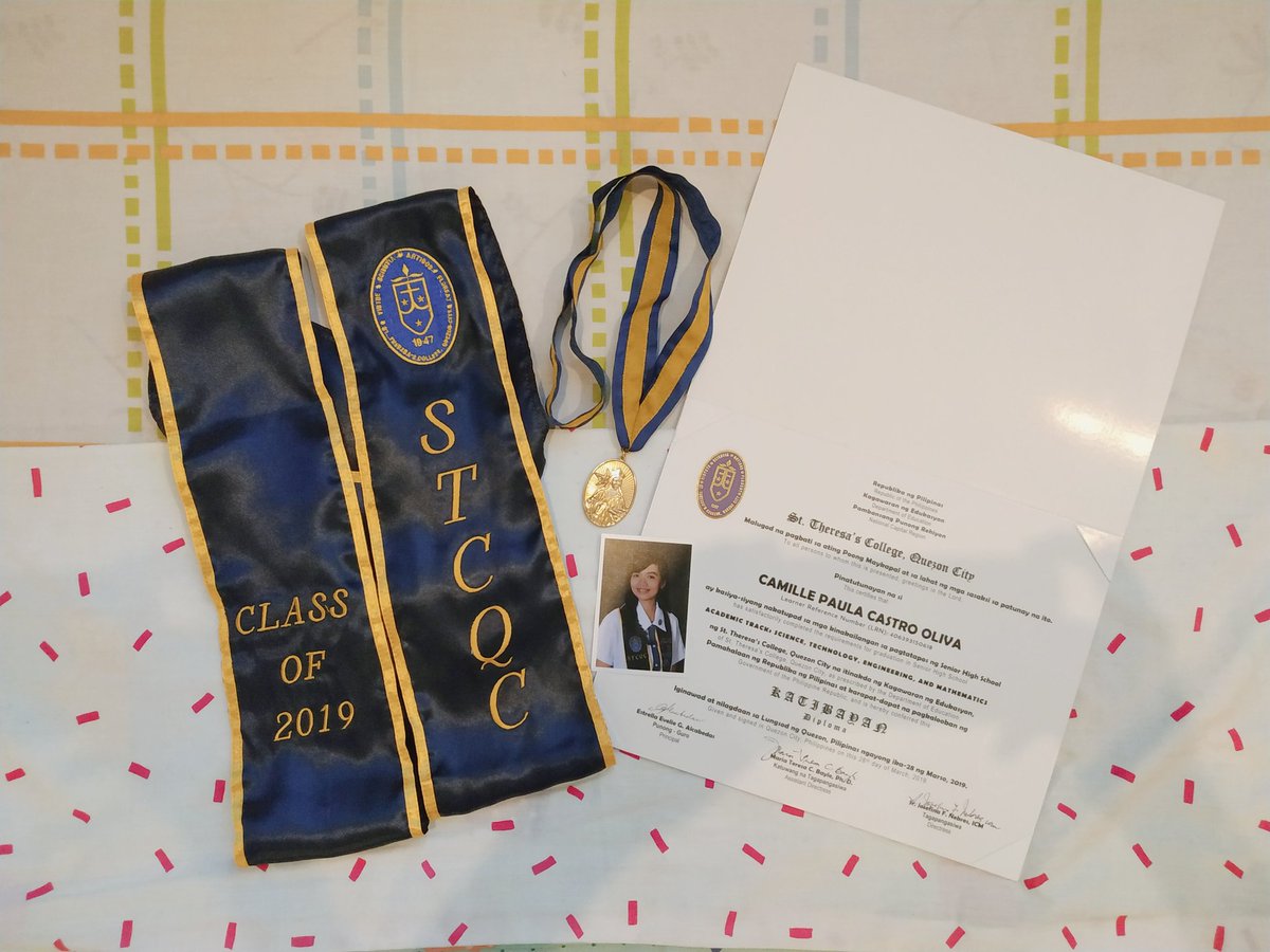 celkopo's tweet image. After 13 years, I'm finally moving on to the next chapter of my life. It surely wasn't easy and maybe not every time was the best, but I've made so many memories with such wonderful people. Thank you, STC for all you've taught me. 💙💛 #STCQC #Batch19 #Sen19rs #graduation