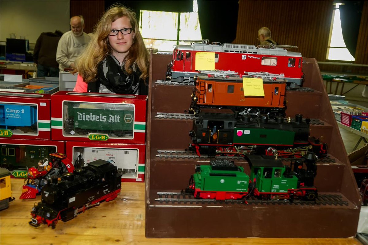 AndSchroeter's tweet photo. Am Sonntag ist Jomo's #Modelleisenbahn und #Spielzeugmarkt auf der Pferderennbahn. Hier mehr: https://t.co/dyMElUettm https://t.co/eiF6JOwyvY