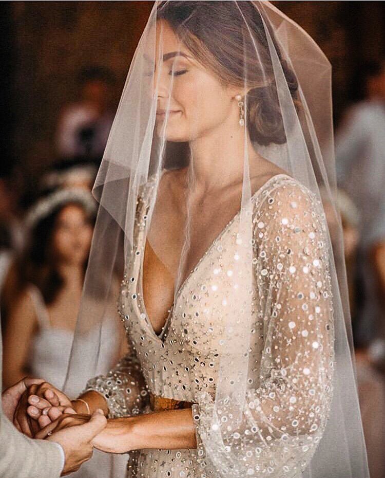 CeliaEventos's tweet image. Pregunta del millón: Novias veladas ¿Sí o No? 💘 |📸 @jukneipp 
#novias #wedding #bodas #weddingplanner #vestidosdenovia