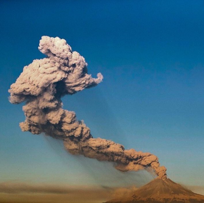 Buenas noches.
(Perdón no encontré el crédito, la vi en internet y no decía de quién era.)
🐘