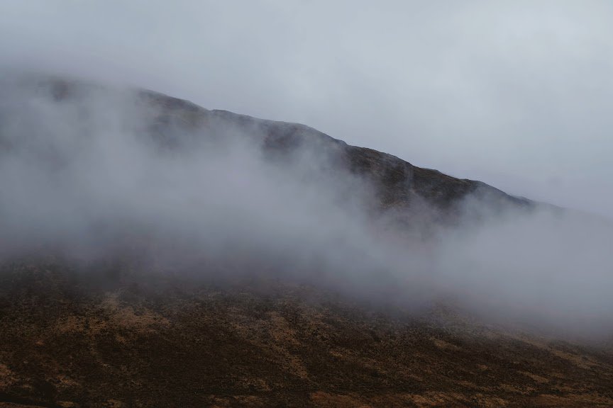 Good morning from the Glen ❤️
.
#scottishglens #clouds #scottishweather #argyll #highlands #scotland #stmarysspace #creativeretreat #recordingstudio #weather #mountains #ScotlandIsNow #Travel #GetOut #getoutside #getoutdoors #hillwalking #roamresponsibly #hiking