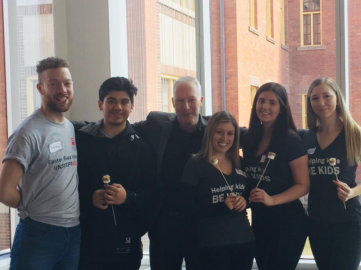 Andrew7000's tweet photo. HANGING WITH A FEW OF MY COOL PR STUDENTS DURING PR EVENTS WEEK AT HUMBER COLLEGE!!! #HumberCollege #Humber #HumberLakeshore #HumberCollegeLakeshore #HumberEvents #PR #socialmedia #online #digital #tech #smm #seo #HumberAlumni #marketing #technology #growthhacking #students https://t.co/JWIv2LFONw