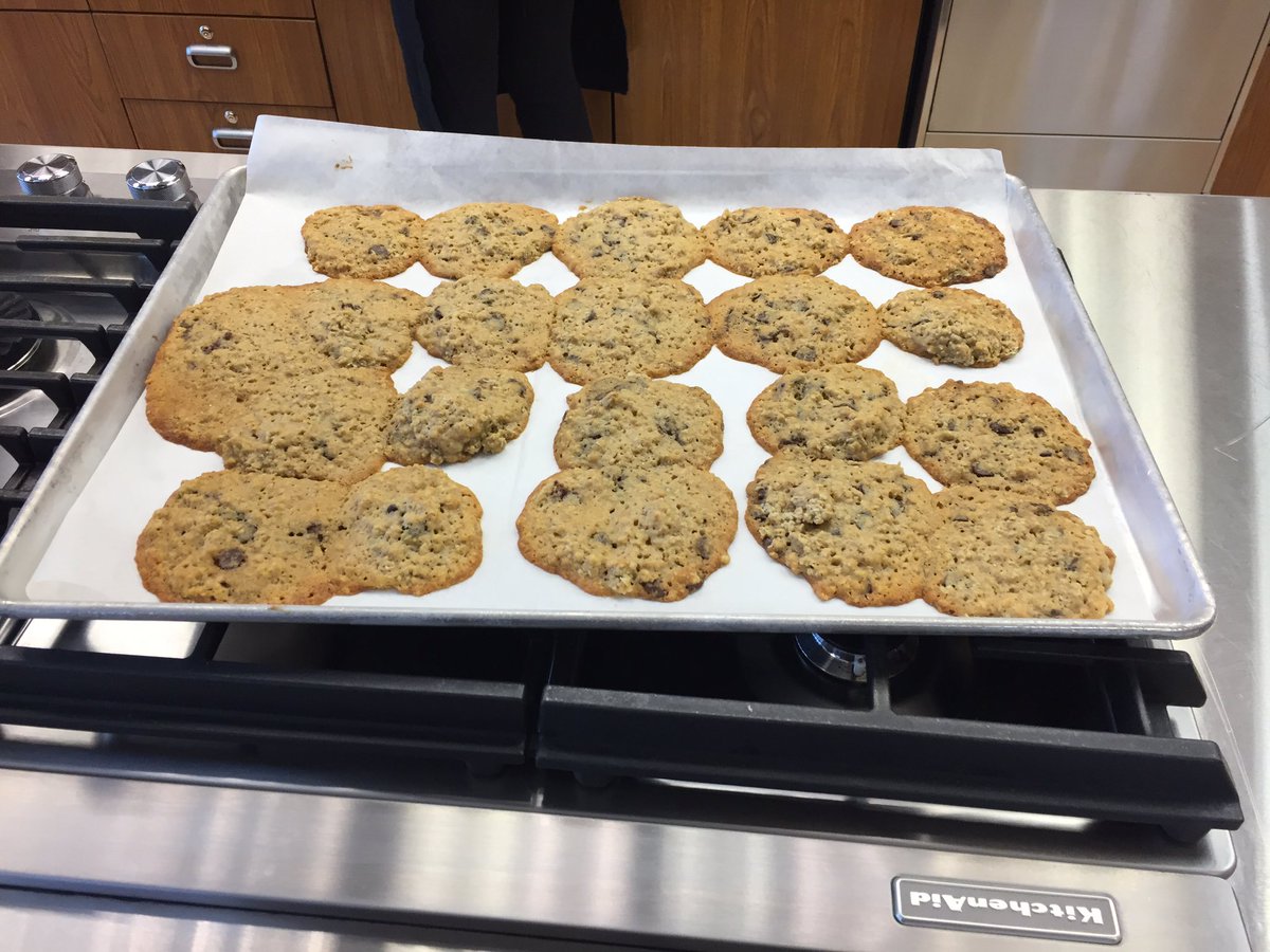 The Algonquin GLS crew learned about endless career options today, from three amazing women, while waiting for our homemade cookies to bake! <a href="/RidgeAlgonquin/">Algonquin Ridge Elementary School</a> @eSSTteam <a href="/SCDSB_Schools/">Simcoe County District School Board</a> <a href="/zehrs/">Doris Zhou</a>