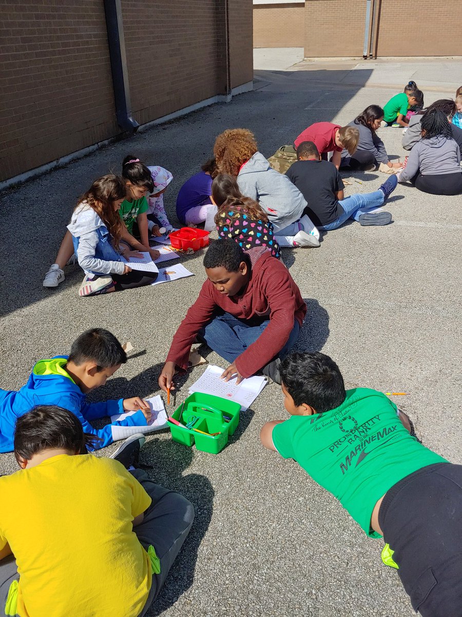 MrsFoskey's tweet photo. Analyzing our data on this gorgeous spring day! #wearedegan https://t.co/DRuUqG4Ivy