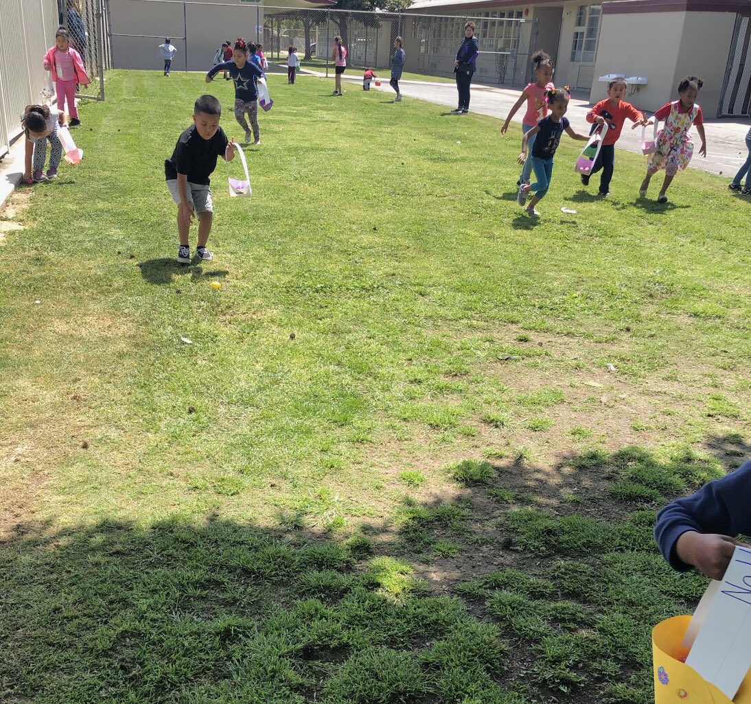 Williams_BCSD's tweet photo. Mrs. Hodash’s Math lesson was EGGactly what her Ss needed on this beautiful Spring day! 🐣➕🌺🌼 #MathIsFun #CountingToFive #GoWildcats #TeamBCSD https://t.co/EFa6xLvI38