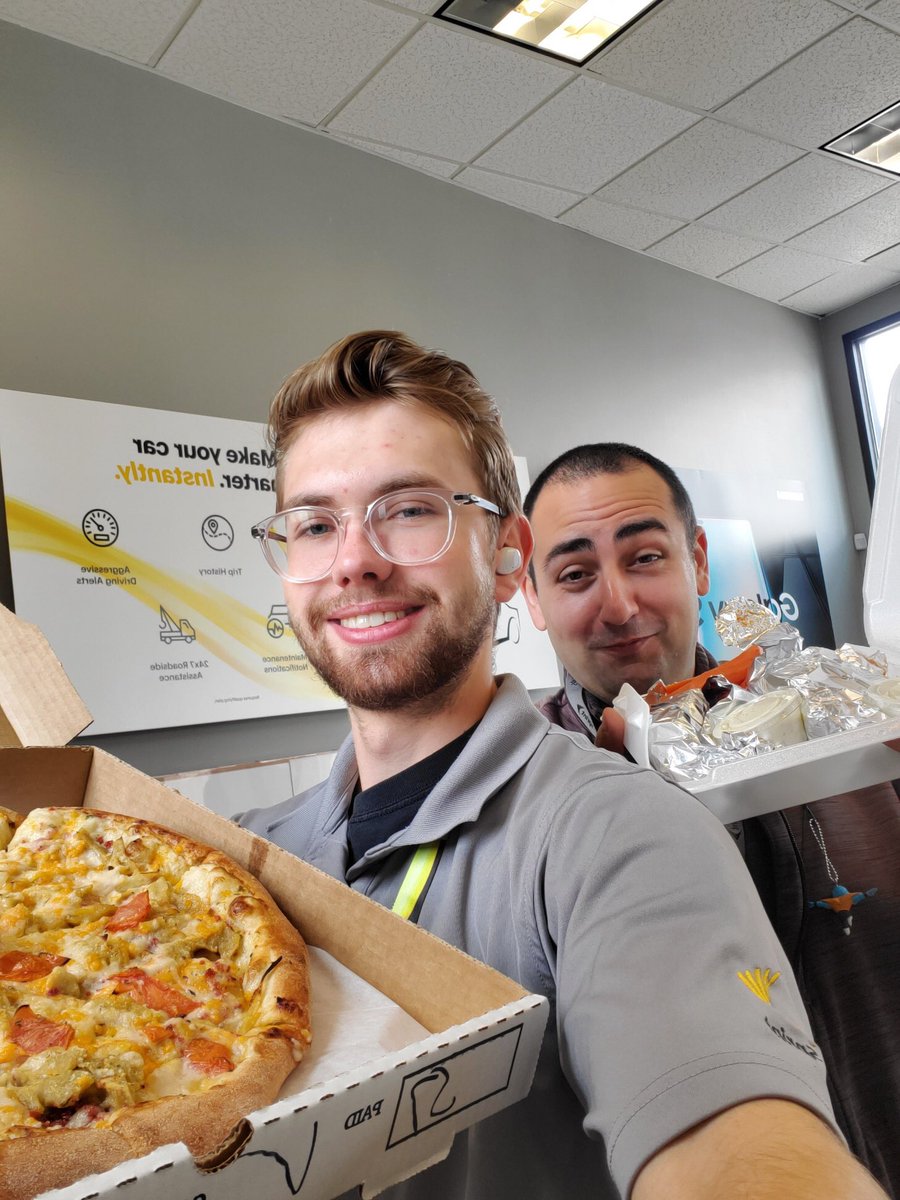 The @ccComm_Sprint Gateway location taking the win on #TracyTuesday and cashing it in on #FreeFoodFriday!!! Thank you @tracySprint!! <a href="/GilbertSprint/">Gilbert Curiel</a> <a href="/RobertCulp/">Robert Culp</a> @JamesLeeWC <a href="/suehyun_chung/">Suehyun Johan Chung</a>