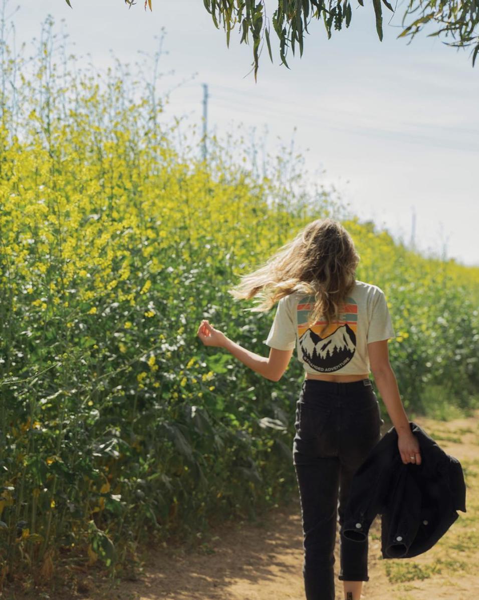 stranded_adv_co's tweet image. Corinne in one of our newer Spring releases, the Sierra Nevada tee! We don’t know about you, but this weather is getting us excited about more Spring adventures 🌲🌼🌲

#getstranded #sierranevada #superbloom #SpringCollection #outdoorapparel