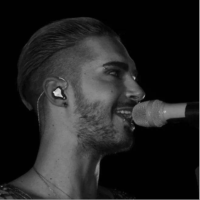 BillKaulitz_DE's tweet photo. #TokioHotel #DreamMachineWorldTour in Warsaw (12.04.2017) https://t.co/r0W9tyFjTE