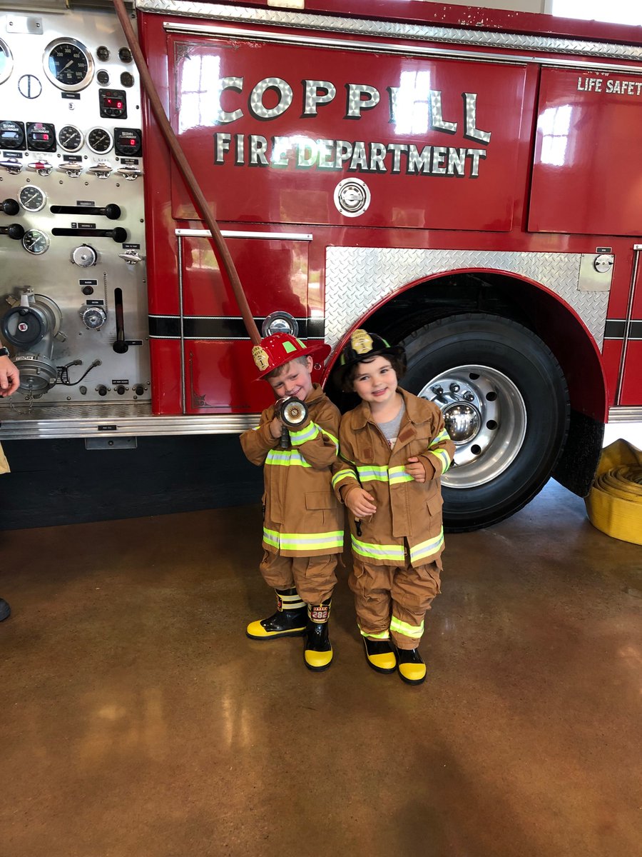 Coppell_LSP's tweet photo. It was a FULL week of learning fun! Over 160 students from 3 different schools visited to learn about fire safety, bicycle safety, motor vehicle & pedestrian safety. #safety #rollercoasterweek Thx @vrumc preschool, @RiverchaseElem, and @gowilsonrangers! https://t.co/HTRyMrzYp1