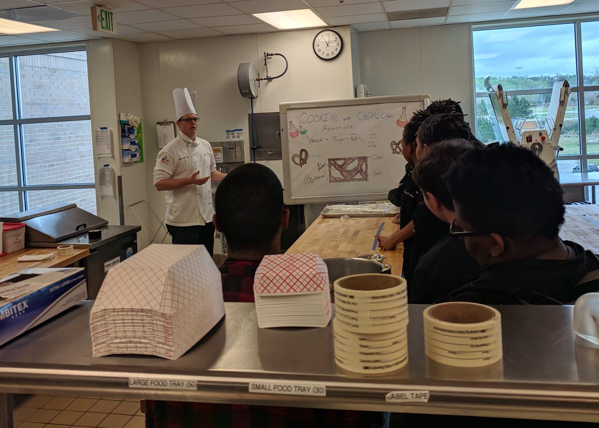 dmtcsc's tweet photo. @dmtcsc Culinary I students enjoyed hands on experience at the Culinary Institute of the Carolinas at @GreenvilleTech. #DMTC50Strong #DMTCCulinaryArts #ChefPage https://t.co/R2OameLD7D