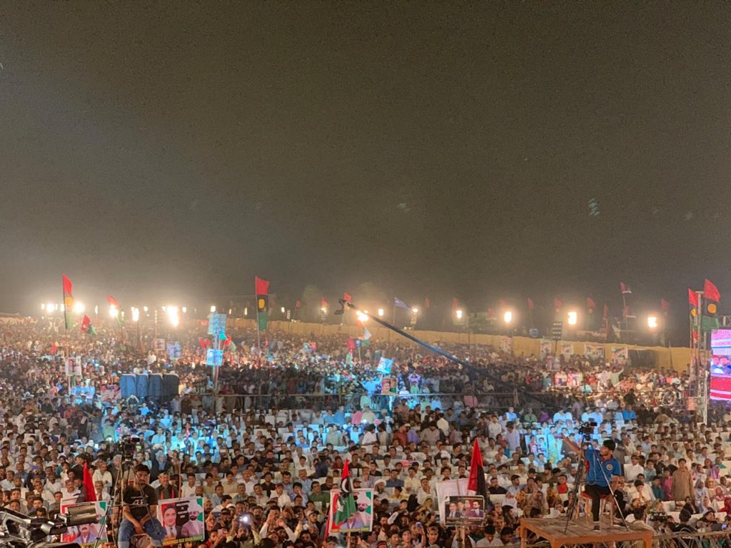 TeamPYOSindh's tweet photo. Chairman PPP @BBhuttoZardari addressed to tens of thousands people of Ghotki at #Khangarh.President PYO Sindh @JavedNLaghari attended Jalsa #PYO Distt Ghotki &amp; Sukkur Division participated massively.Chairman raised concern about failure of #PTI govt &amp; their worst policies. https://t.co/8diHShy6mG