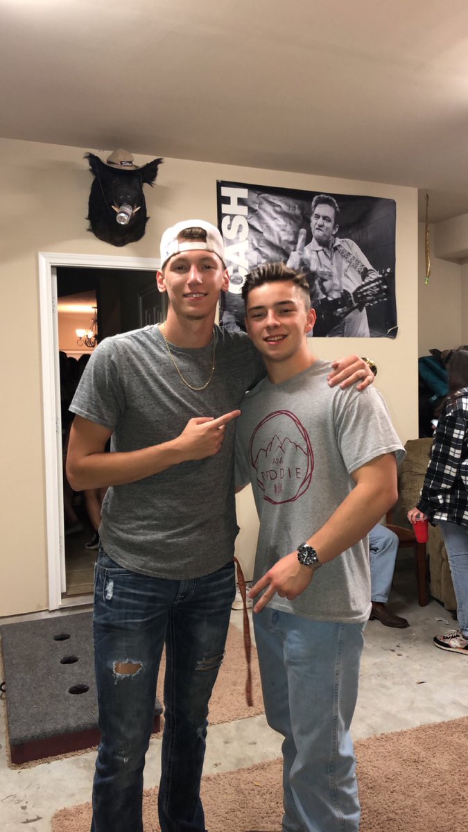 A big happy birthday to brothers <a href="/SchwanderWill/">willy</a> &amp; <a href="/LawsonHughlett/">Lawson Hughlett</a> y’all have a good day!
#rushATΩ #shsu23