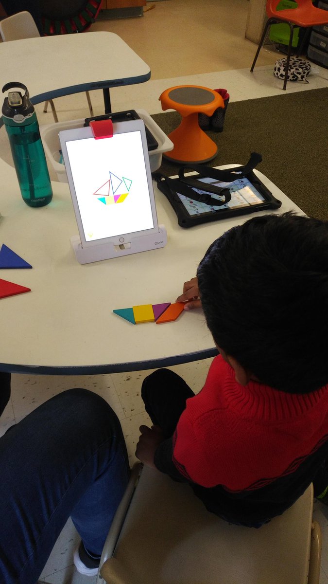 Mrsjoylibrary's tweet image. Mrs. Alexander's students are exploring and creating on the OSMO! #abilities #equity #technologyandlearning #OSMO @Sawmill_PTP @SawmillValleyPS