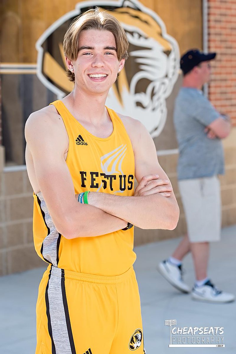 CheapSeatsPhoto's tweet photo. Loving your team pics @FHSMensTrack @FestusGirlsTF @FESTUSAthletics 
https://t.co/KZbjQaST95 - Girls
https://t.co/pFUkrezz3m - Boys 
How 'bout that Coach Photobomb on Max McDaniel? https://t.co/P5WSi11gV1
