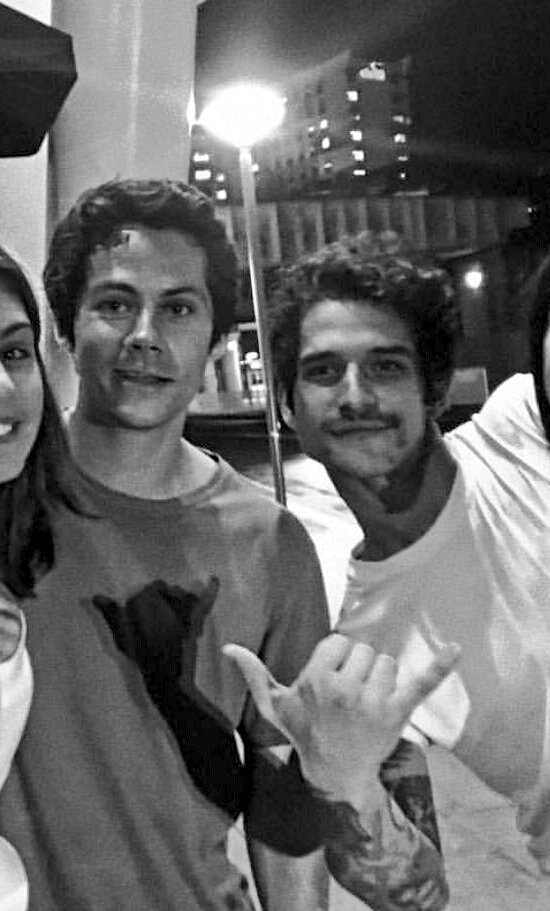 holdmedylan's tweet photo. me hizo tan bien ver esta foto https://t.co/FJ0uEjYZKR