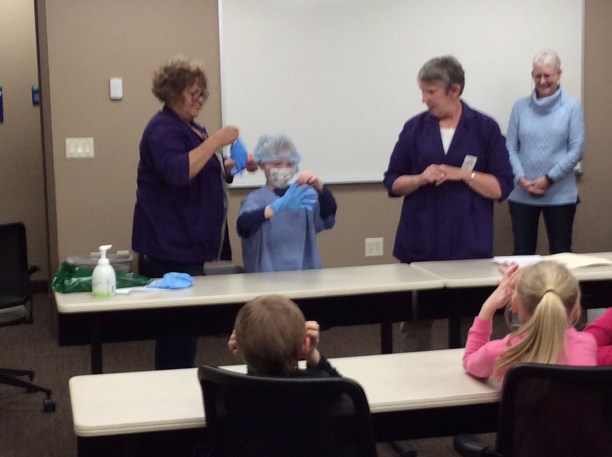 wanzek_drew's tweet photo. Sorry this is late but here are some pictures from our trip to the hospital! The kids had a blast and learned a lot! #ALASconnectED #sibleyrocks https://t.co/J7UnDOZzIb