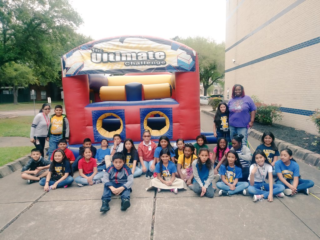 Ms_Cardenas_A's tweet photo. @landis_es had a special surprise for meeting their goal! @AliefISD #aliefmission #nowthatwasfun https://t.co/UAZJqWvqYJ