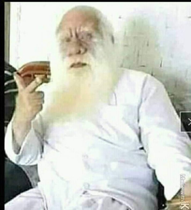 Lihat gambar di Twitter