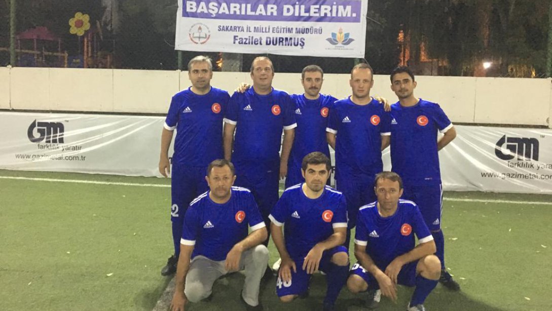 KUPAMIZI ALDIK.İl Millî Eğitim Müdürlüğümüz tarafından düzenlenen  futbol turnuvasında en centilmen takım kupasını aldık.Turnuvanın düzenlenmesinde emeği geçen başta İl Milli Eğitim Müdürümüz Sn. Fazilet DURMUŞ olmak üzere organizasyon komitesine teşekkür ederiz.