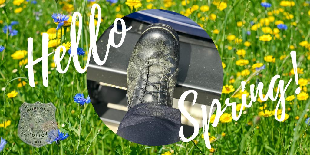 NorfolkPD's tweet photo. Spring has Sprung in #NorfolkVA 👮♂️🌼👮♀️🌳
#PollenApocalypse #AhChoo #Thesebootsarentsupposetobegreen https://t.co/cm8lgPiR7M