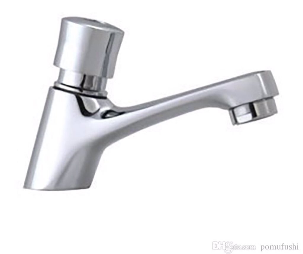 blancia2002's tweet image. Nobody:                                                         Doctors: wash your hands for 20 seconds                                                           These MF’s at school: *“No you get 4 seconds”*