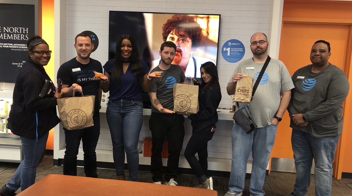 When your team literally CRUshes it with Small Business. Thank you <a href="/amberpedro1/">Amber Pedro</a> for lunch. I want to shout my team out for consistently executing to a high standard. <a href="/shaneshane0604/">Shane Williams</a> @GeeBeeLopez @ana58806784. #Northlite #RiddlezRydaz