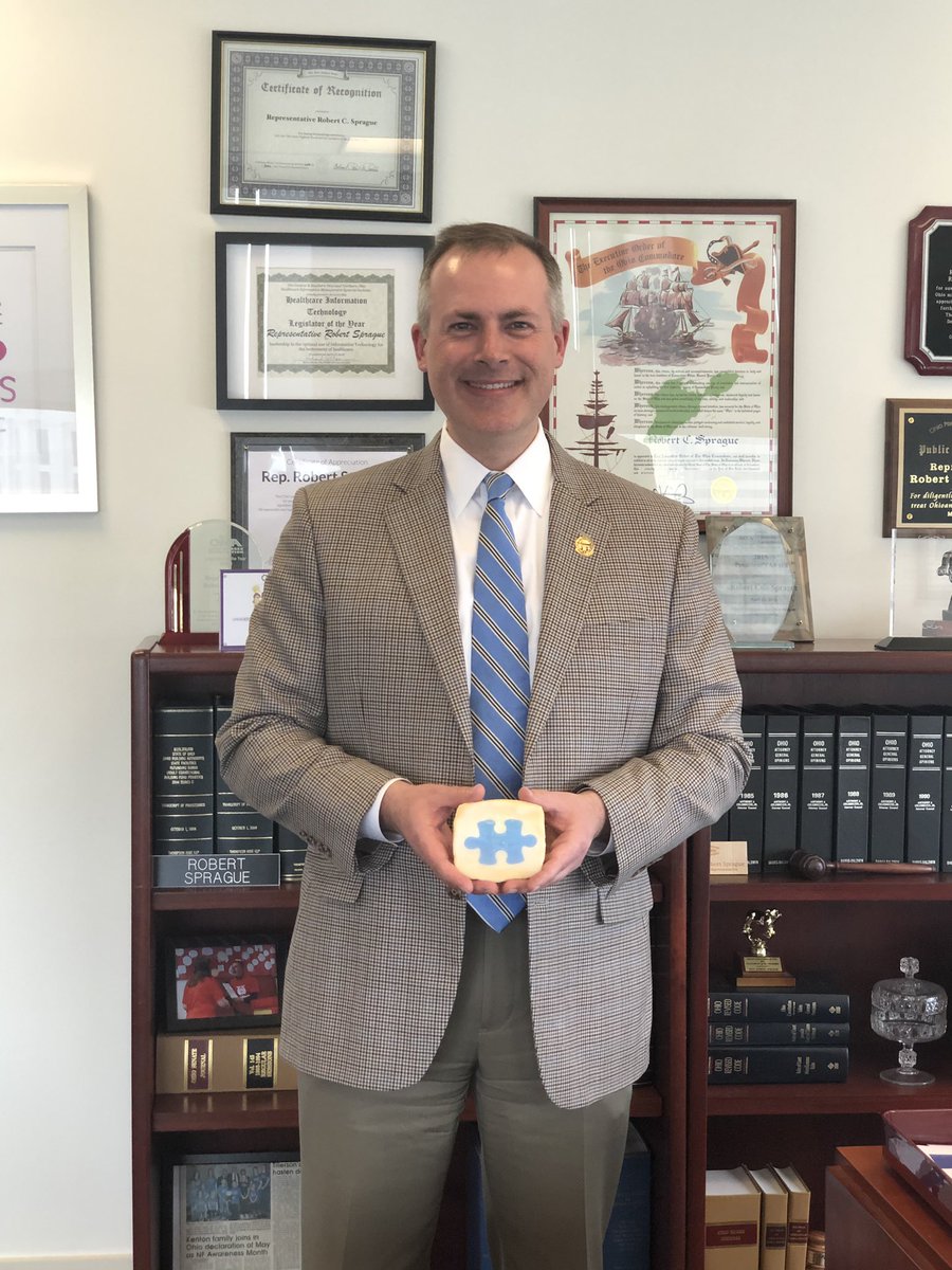 MichaelPHartley's tweet photo. Thank you Treasurer of State @RobertCSprague for supporting @panerabread Autism Cookie program and the  @autismspeaks Columbus Walk #EveryCookieCounts https://t.co/J2rOTny8At
