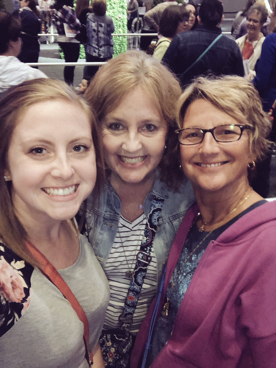 TheOther_LC's tweet photo. 3rd Annual Mother/Daughter Vera Annual Sale! #vbas19 https://t.co/ALrEYJOURO