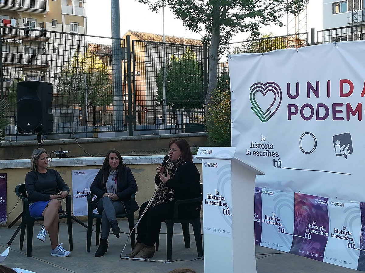 mujeriugranada's tweet photo. Cambiamos el formato: este pequeño corro de #mujeres habla sobre su día a día
La obligación de los cuidados, la #precariedad, la #educación de lxs hijxs en #igualdad, la dificultad de conciliar también la #Participación #política y el #activismo
#UnidasPodemos #Granada https://t.co/KC41tRc6nl