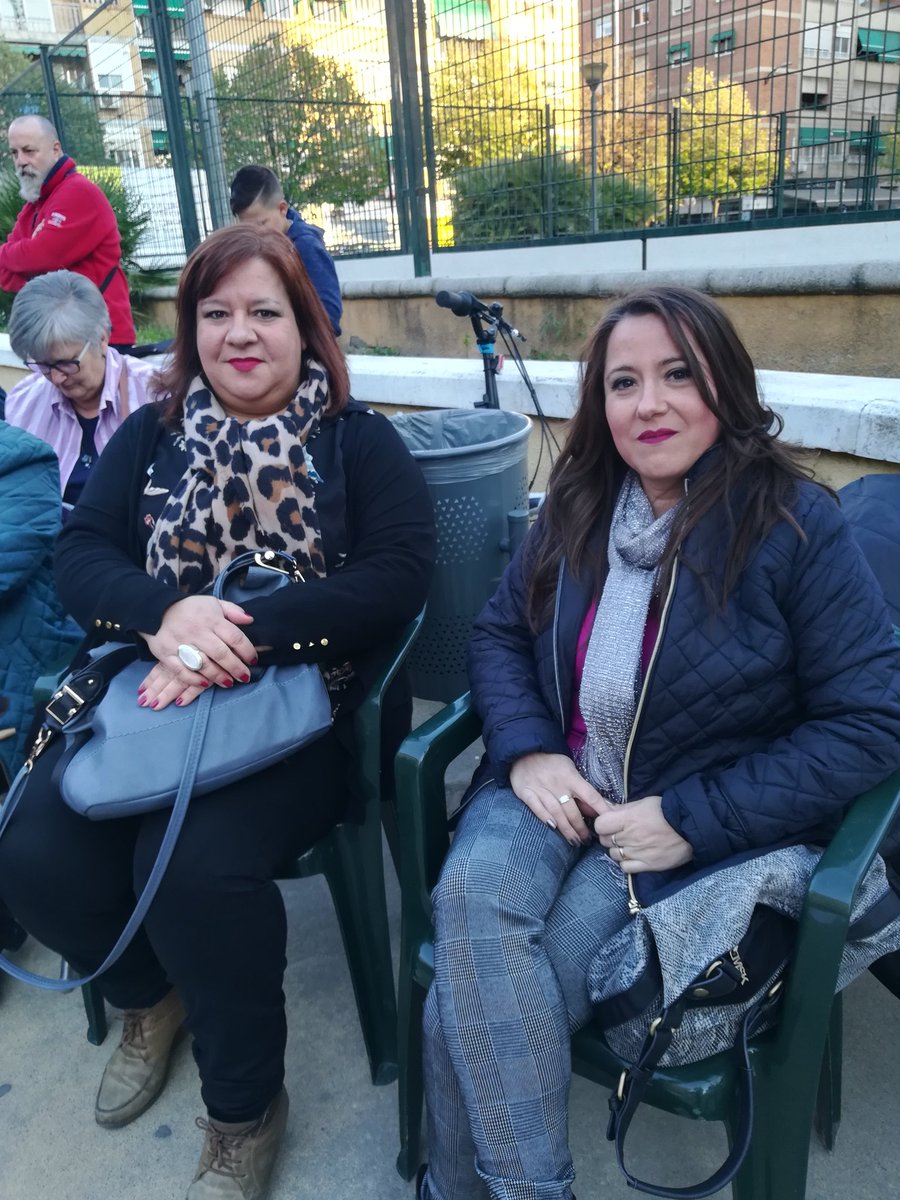 mujeriugranada's tweet photo. Marisa Casas, Teresa Gómez y Raquel Torres, las tres del corrillo 🤗
Nos recuerdan que es necesario que las #mujeres ocupen espacios y estén en los debates que nos afectan
¡Faltaría más que los hombres hablasen por nosotras!
#UnidasPodemos #Granada
@GranadaUnidas https://t.co/pUZHIQoTw6