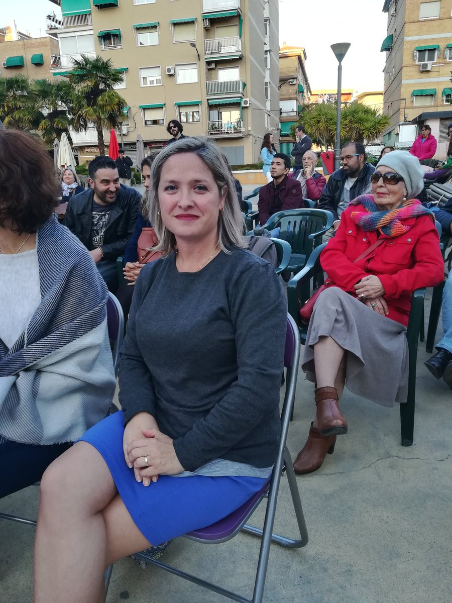 mujeriugranada's tweet photo. Marisa Casas, Teresa Gómez y Raquel Torres, las tres del corrillo 🤗
Nos recuerdan que es necesario que las #mujeres ocupen espacios y estén en los debates que nos afectan
¡Faltaría más que los hombres hablasen por nosotras!
#UnidasPodemos #Granada
@GranadaUnidas https://t.co/pUZHIQoTw6