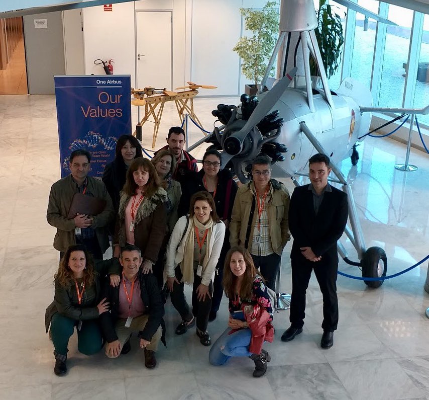 🚁 Gran visita a <a href="/AirbusHeli/">Airbus Helicopters</a> 🤩 Acompañados por Ismael Esquisabel entramos en el maravilloso mundo de la aeronáutica, a volar Lanzader@s 🚁bit.ly/2ItoIXx @Lanzaderas_EES <a href="/FundacionSMLRPH/">Fundación Santa María la Real</a> <a href="/fundacionTef/">Fundación Telefónica</a>