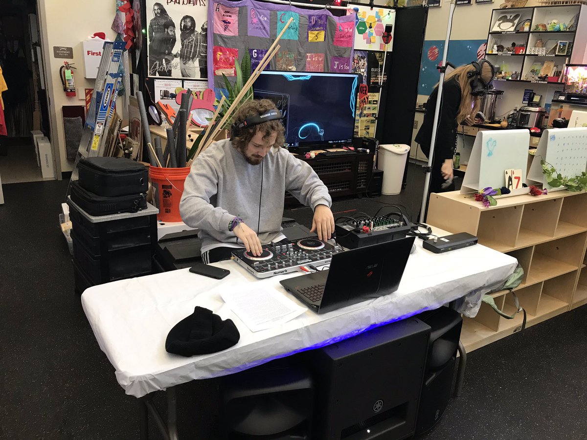 flcmakerspace's tweet photo. Pre-Party Prep! We hope to see you all at 12:00PM. #FLCMakerspace #AliceInWonderland #CCCMaker https://t.co/2K885ZVRmz