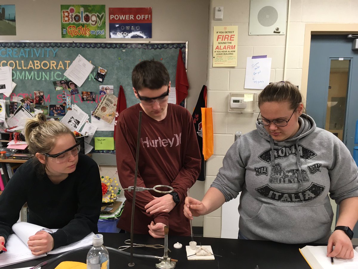 MigchelsMandy's tweet photo. #percentcomposition today @shdhspanthers #cruciblesarecute #lovelabs #lovechem https://t.co/HxOg3GFGbG