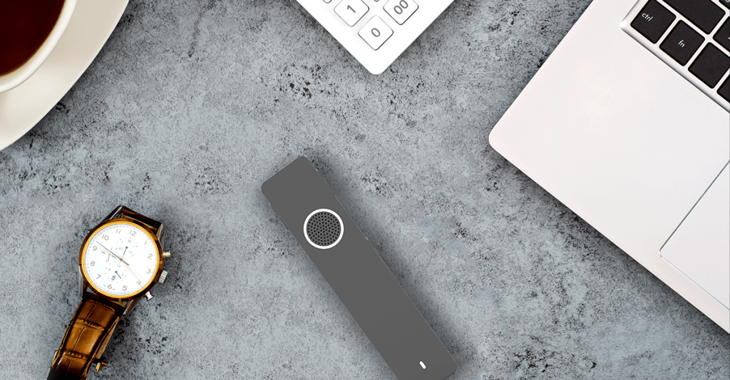 TechCrunch's tweet photo. This little translator gadget could be a traveling reporter’s best friend https://t.co/sPfbYSk0ut https://t.co/YWfmwVkJ11
