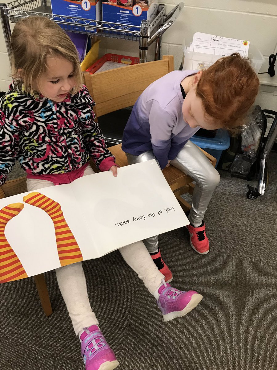 HalpinBrooke's tweet photo. Little kinder teachers love to read! #112Leads #WeAreSherwood https://t.co/7eaQs7TTd1