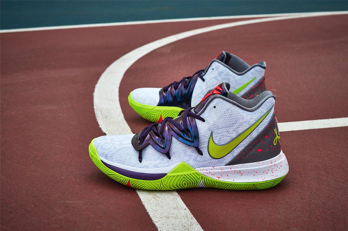 nike kobe shoes finish line