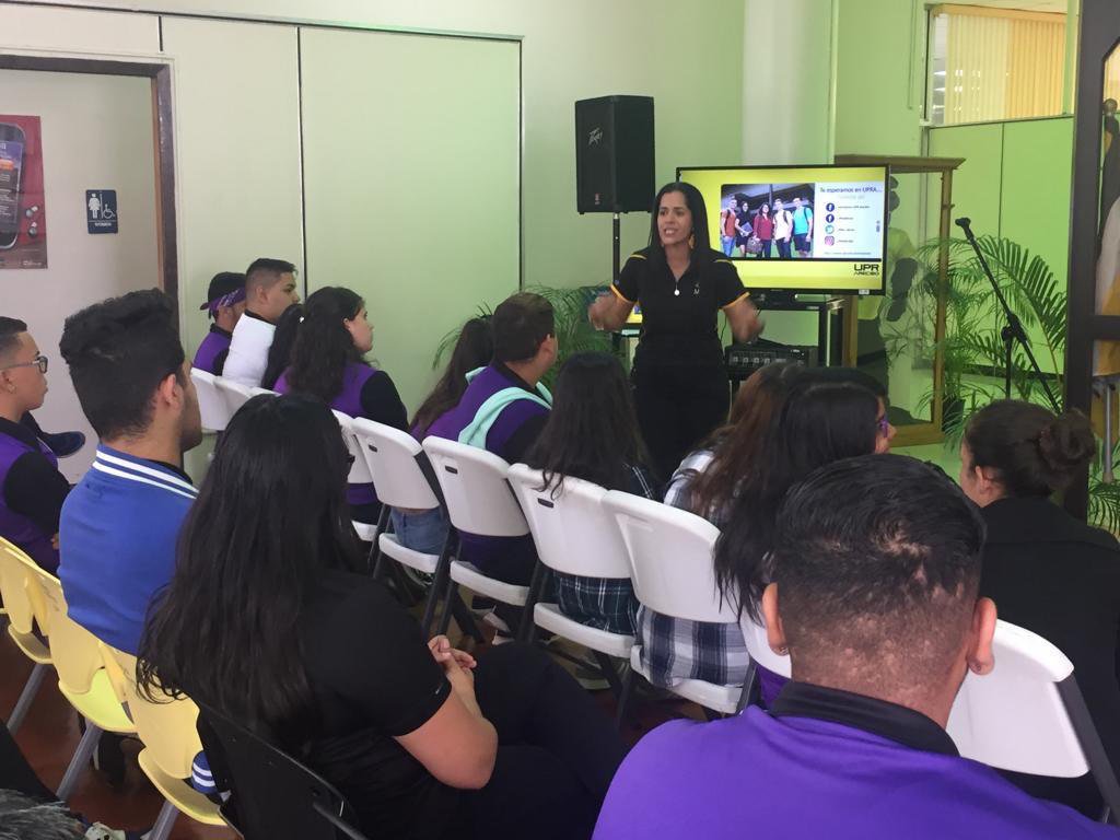 EDUCACIONPR's tweet photo. El Programa de Consejería de la Esc. Vocacional Antonio Lucchetti de 📍#Arecibo visitaron hoy con los estudiantes de 11mo grado el recinto de la @uprarecibo como parte de actividades de exploración ocupacional junto a su consejera Lcda. Lourdes Quiñones. 👌🏽 https://t.co/A7U0u1n8KF