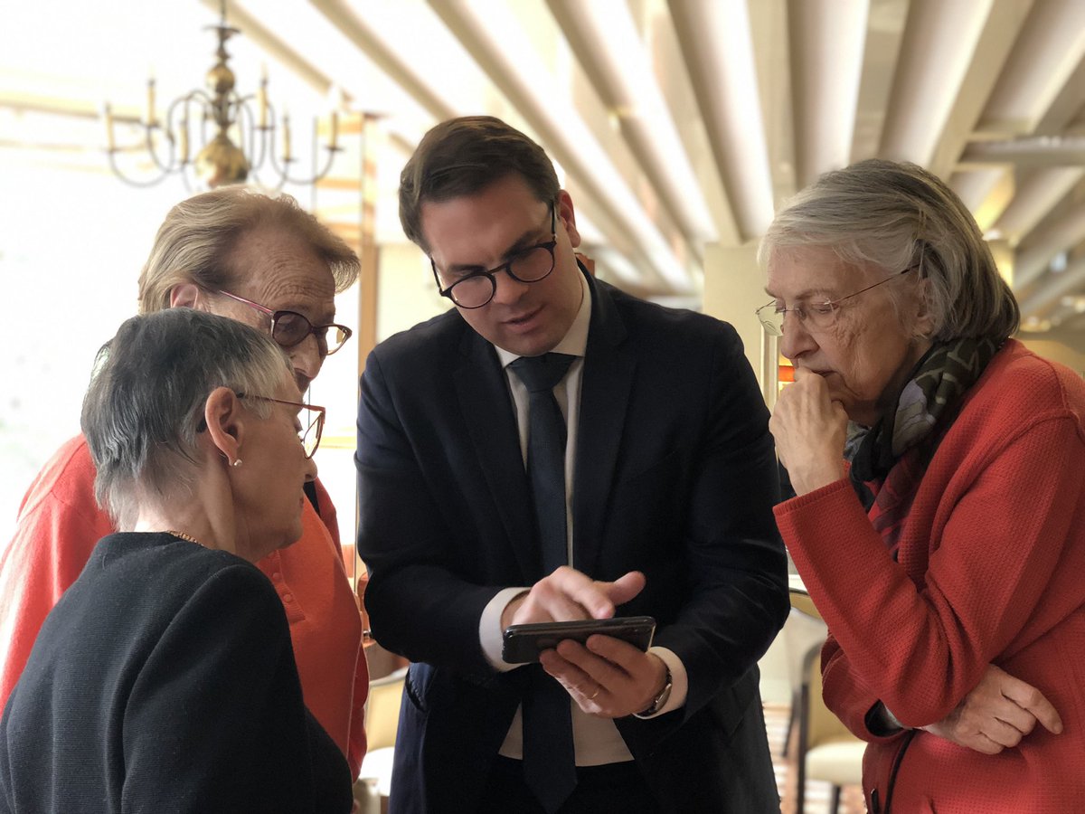 geoffroyboulard's tweet photo. 🏢 Visite de la résidence #Séniors Hespérides des Ternes avec mon adjointe @heleneja pour échanger avec les résidents sur l’évolution du quartier et de la Porte Maillot #Paris17 dans les prochaines années. #millearbres #multistrate https://t.co/GF8WgQRyte